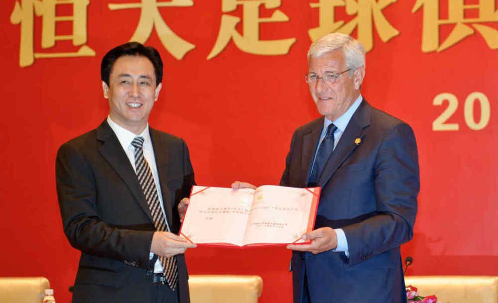 《狼人》的成功也引来不少模仿者，例如二十世纪福克斯公司的《不死的怪物》(TheUndyingMonster)(1942)和哥伦比亚公司的《狼人的嚎叫》(CryofthWerewolf)(1944)。